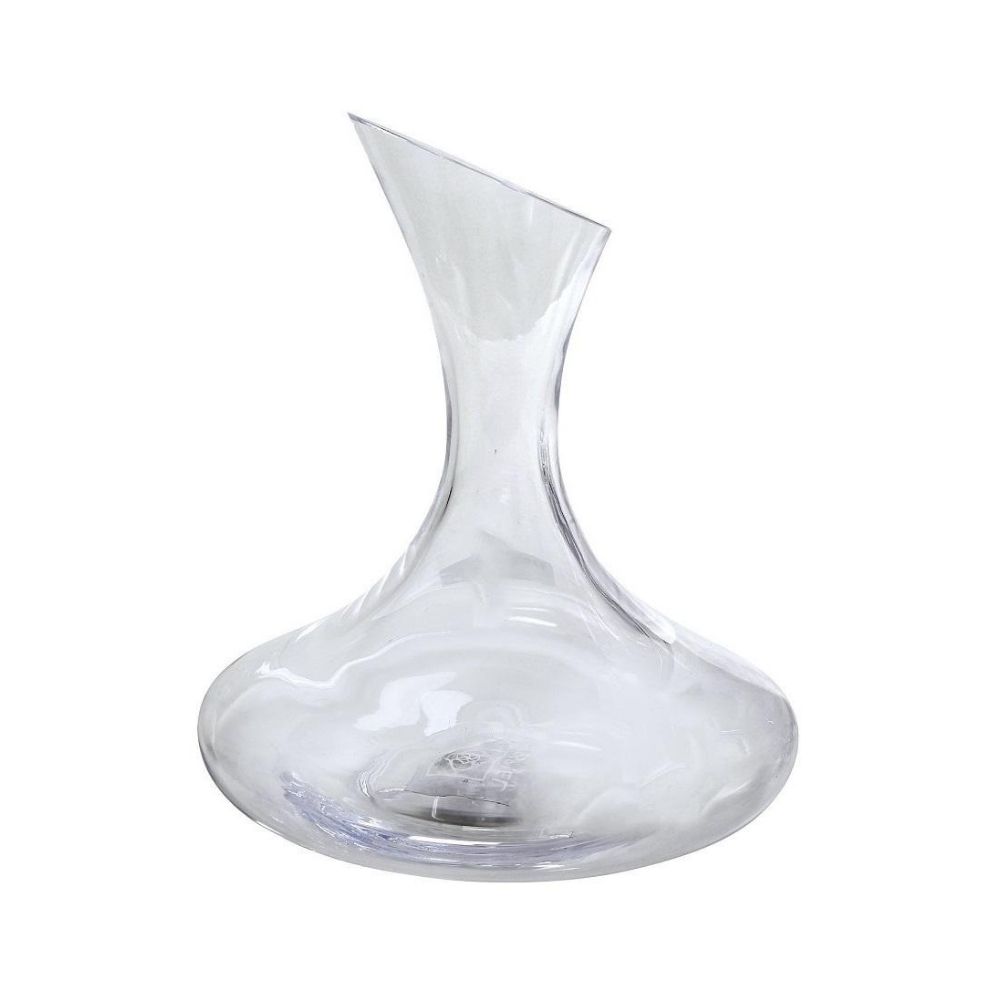 Μία γυάλινη καράφα κρασιού με στενό στόμιο και φαρδιά βάση