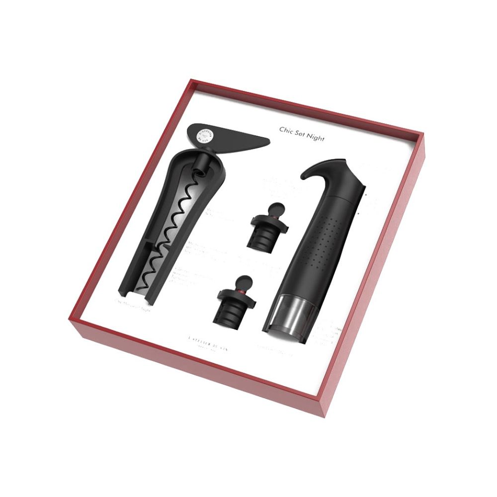 Ένα σετ κρασιού με ανοιχτήρι και αντλία αφαίρεσης αέρα σε συσκευασία δώρου